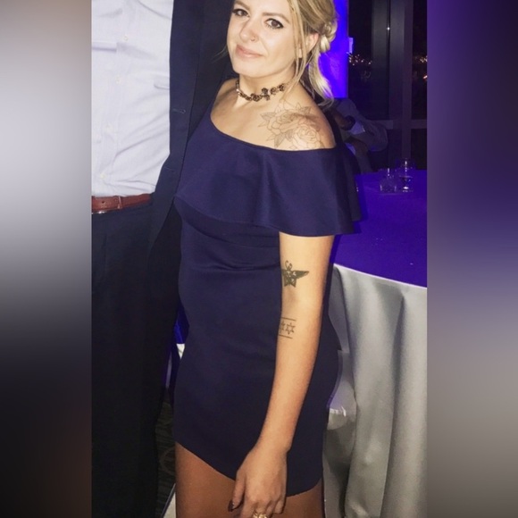 Guess Navy Blue Off-Shoulder Ruffled Dress EUC - Picture 6 of 6